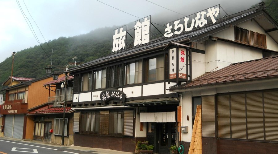 駅から歩いて5-6分