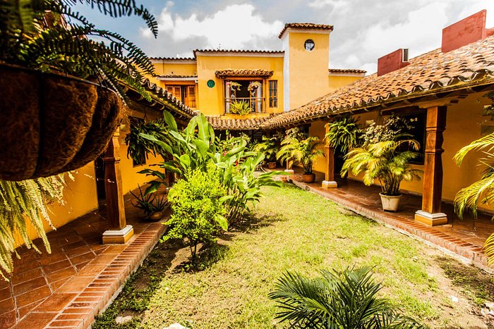 LA CASA AMARILLA $62 ($̶8̶4̶) - Prices & Hostel Reviews - Mompos, Colombia