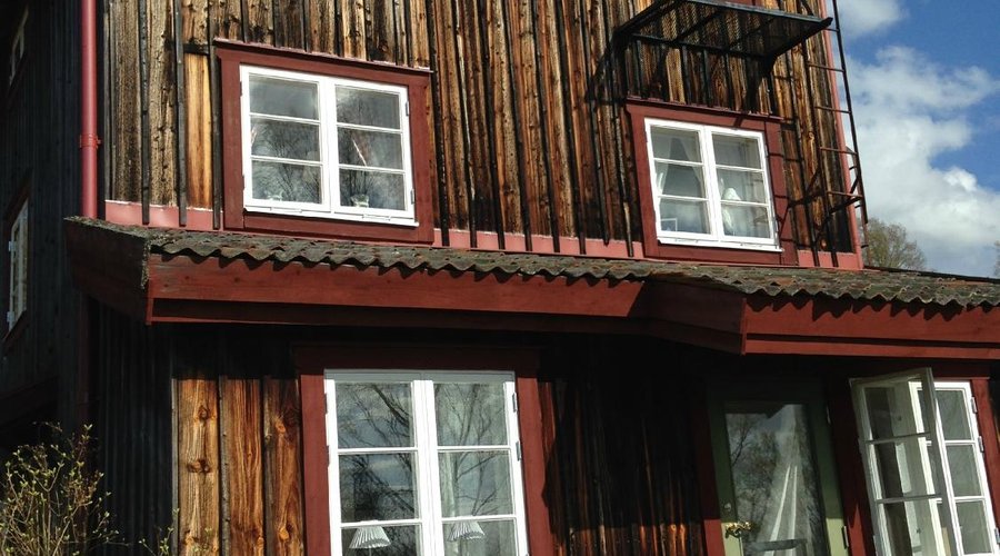 Haus mit Wohnungen zum Selbstversorgen