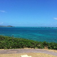 池間大橋をのぞむ