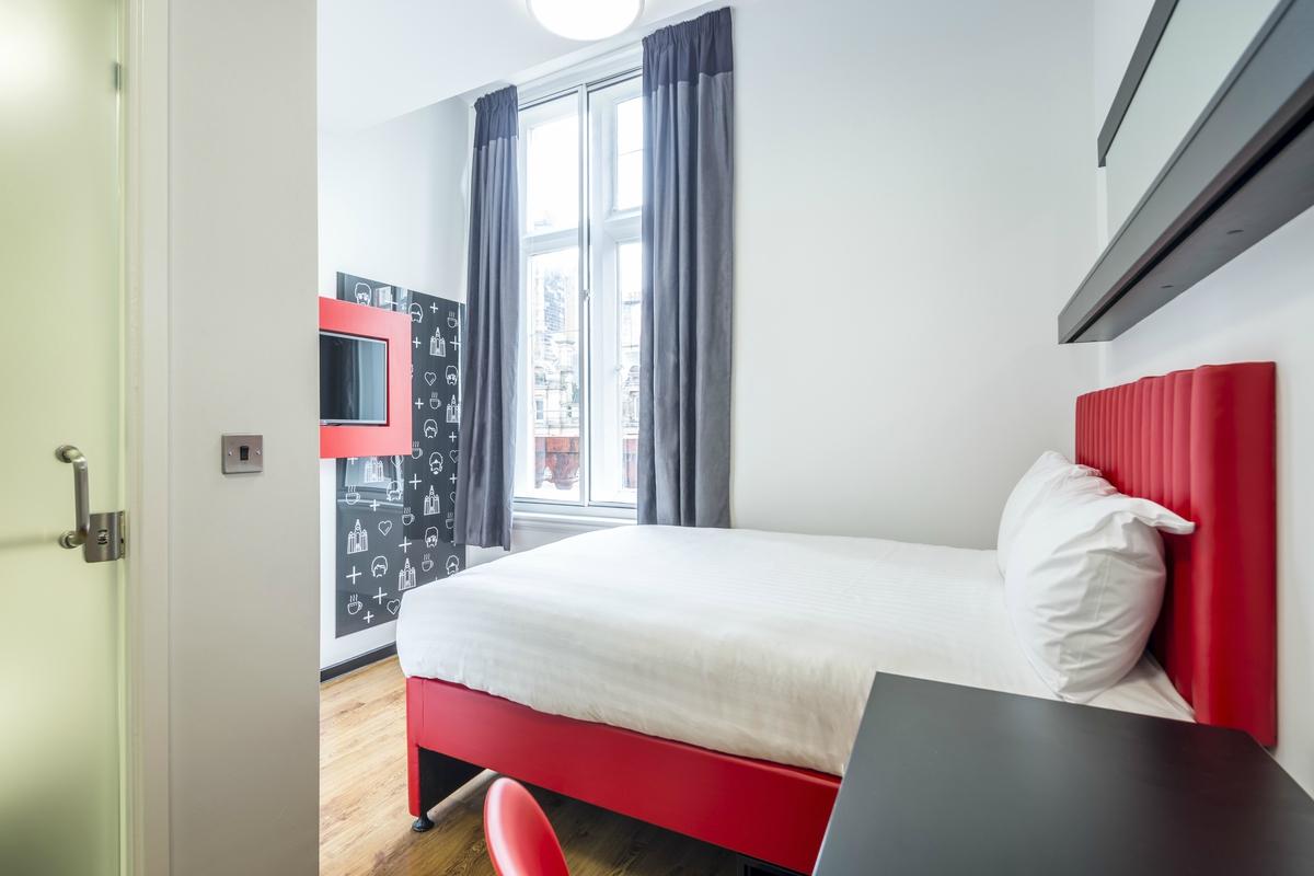 Hotel photo 40 of Tune Hotel - Liverpool, City Centre.