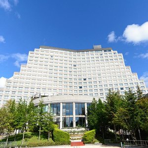 ウイングタワー外観