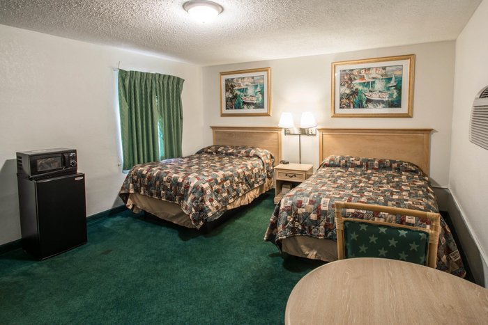 Rodeway Inn Fort Pierce Us Highway 1 Smoking Rooms Available: Pictures 