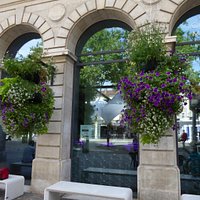 Une partie de la façade de l'office de tourisme de Cahors