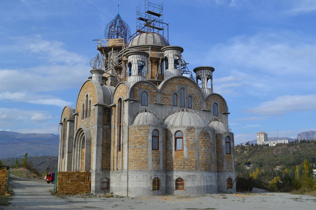 Храм Святых Царственных Страстотерпцев, Алушта - Tripadvisor