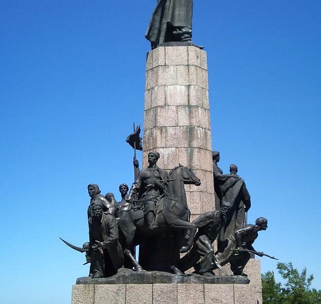 Monument on Zamkovaya Mountain image