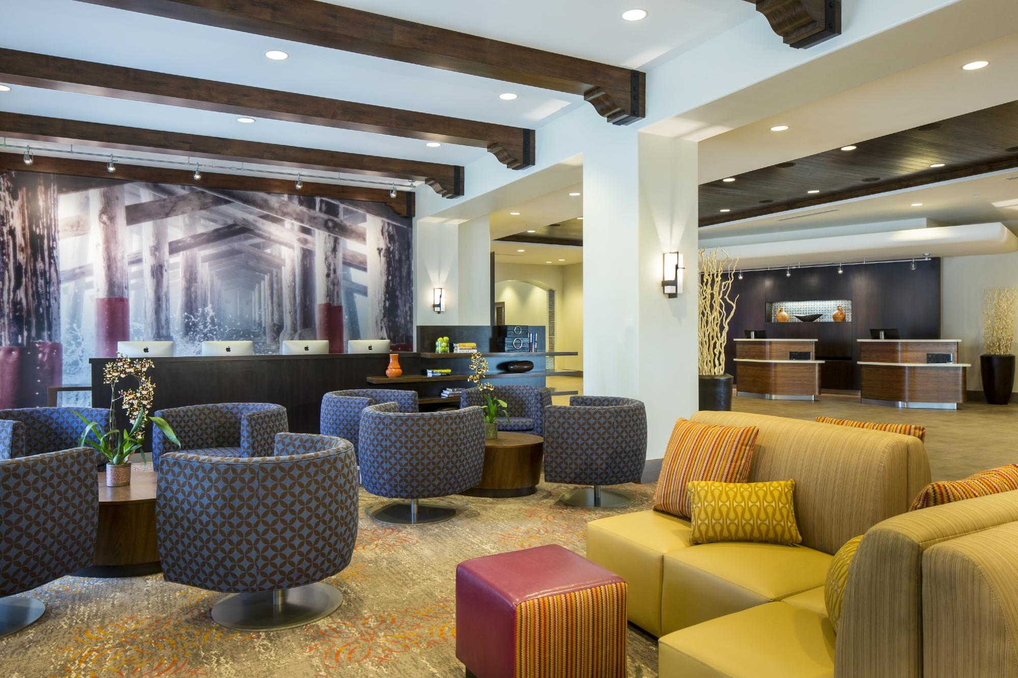 Hotel photo 32 of Courtyard by Marriott Anaheim Theme Park Entrance.