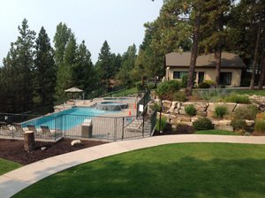 Pool & Beach