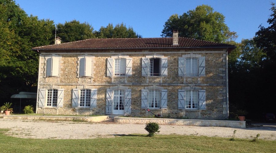 Absolutely brilliant place - I can't recommend it more highly! 

Had a week with Léon-Marie & An