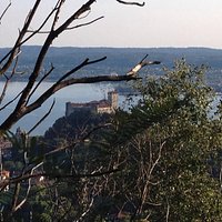 Vista da San Quirico di Angera e la Rocca