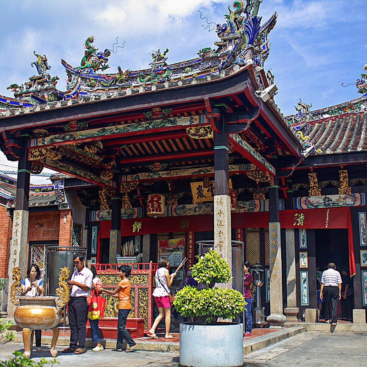 Fun temple. Змеиный храм. Змеиный храм Индия. Малайзия храмы фото. Малайзия Пенанг храм змей фото.