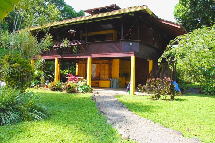 MAGIC MOON BEACH HOUSE - Prices & Villa Reviews (Costa Rica/Limon)