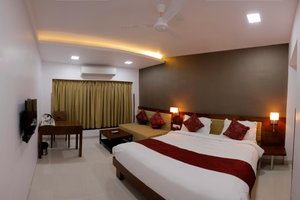 Room & Suite