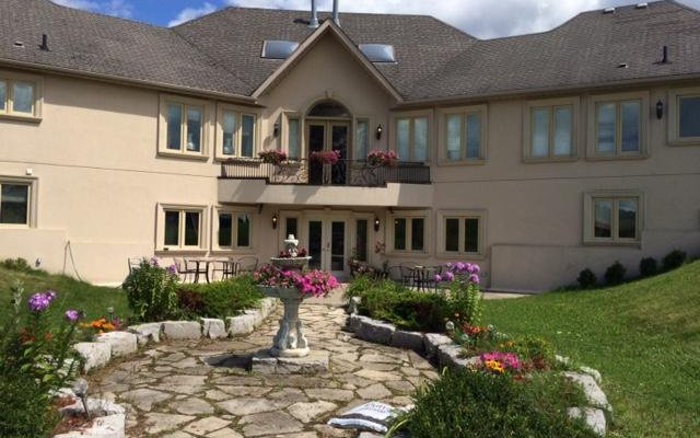 20 Bells Lake B&B Guest Entrance