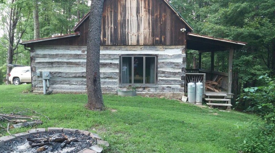 Acorn Acres Lodging