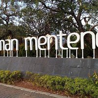 taman menteng sign