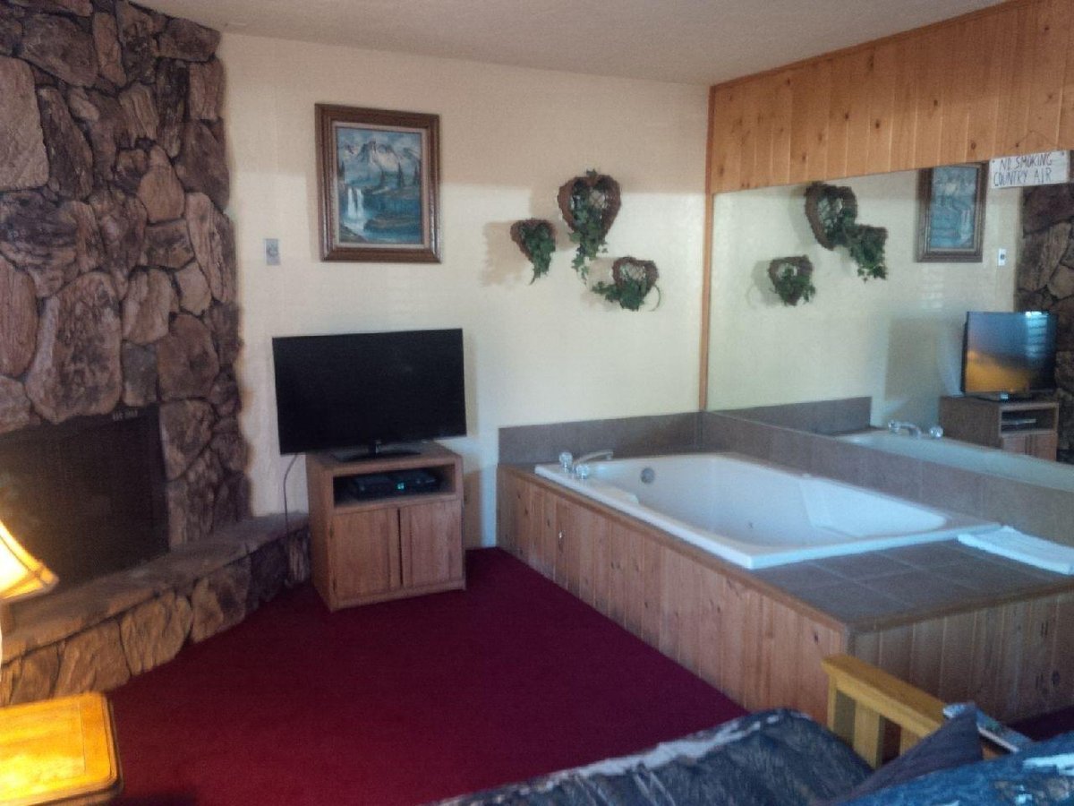 BIG BEAR VILLAGE LODGE (Big Bear Lake, Californie) - tarifs 2024