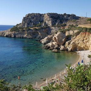 spiaggia sotto l'albergo