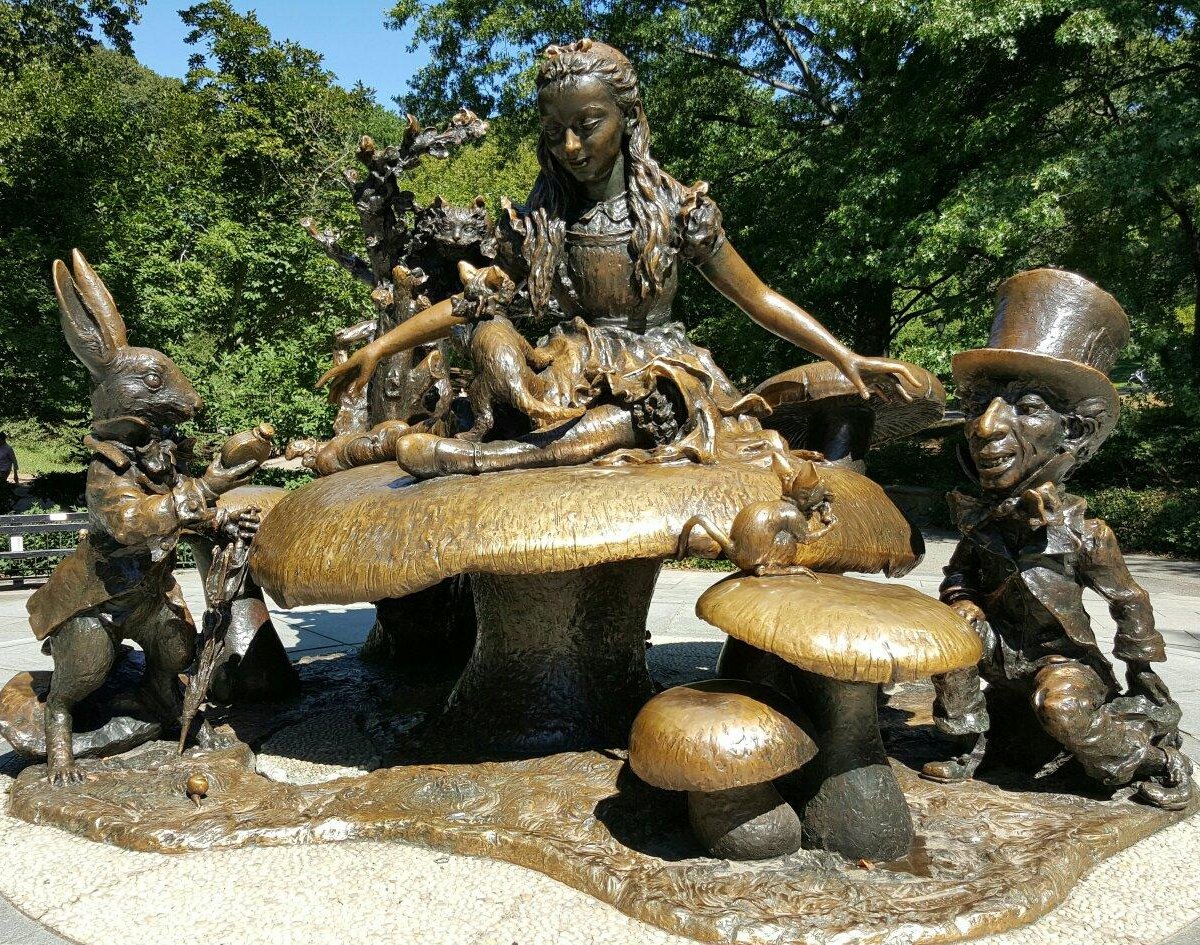 Alice in Wonderland Statue, Нью-Йорк: лучшие советы перед посещением -  Tripadvisor