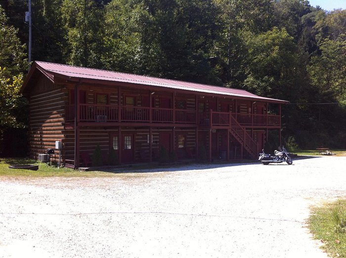 BLACK BEAR LODGE MOTEL (Slade, KY) - foto's, reviews en