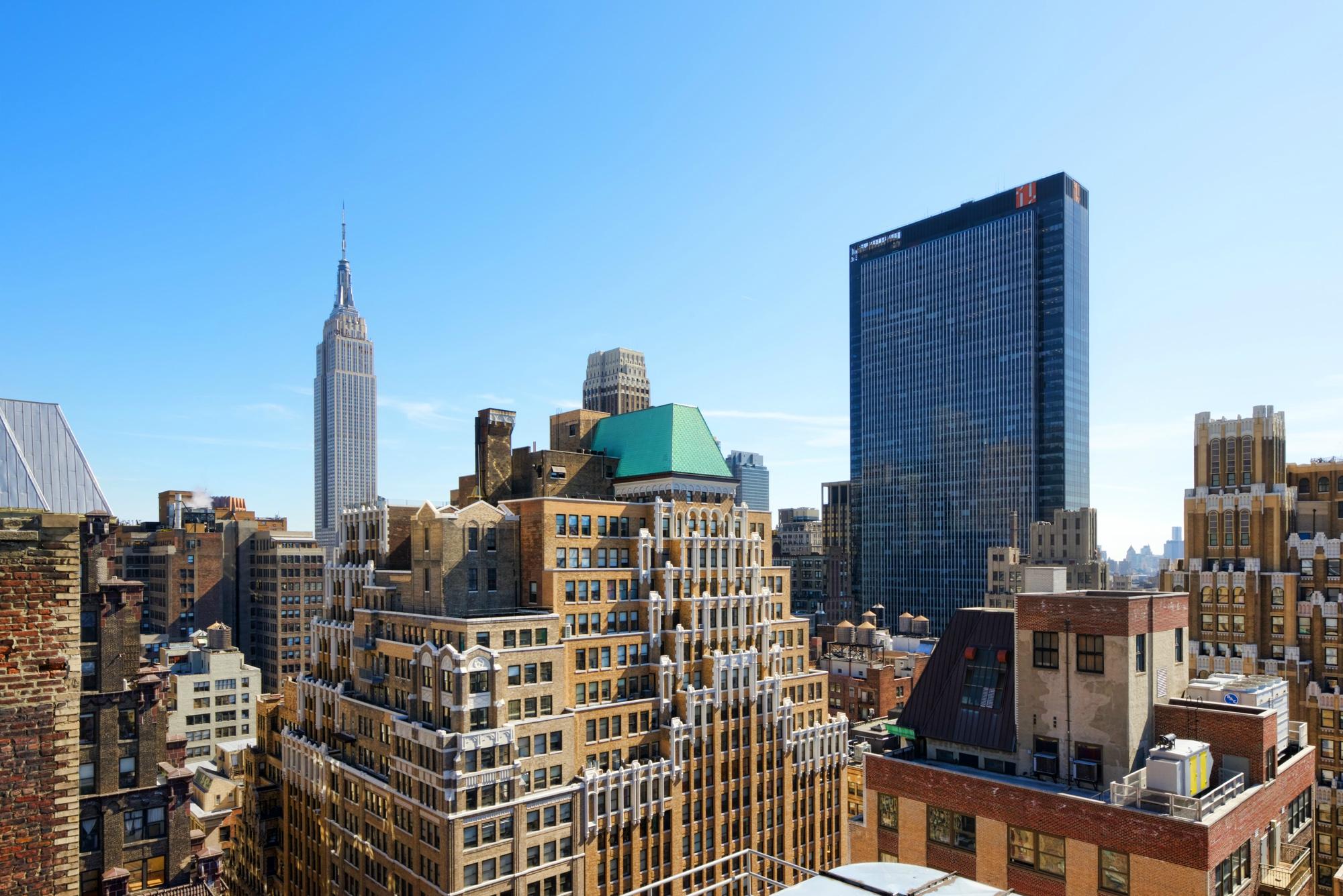 Hotel photo 1 of Courtyard New York Manhattan / Times Square West.
