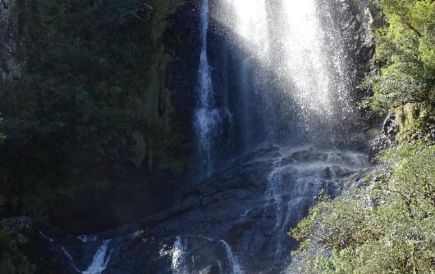 Cachoeira onde foi gravado a Casa das 7 mulheres