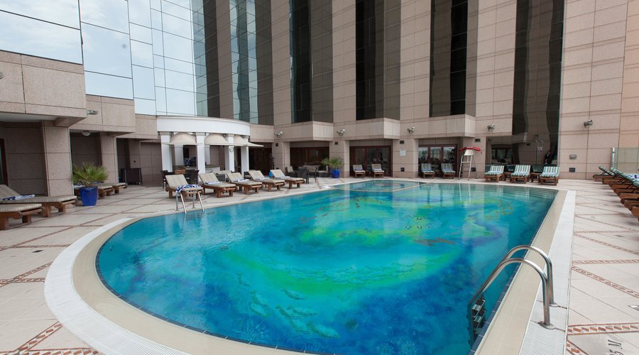 The Sunset Pool at the Fairmont Dubai