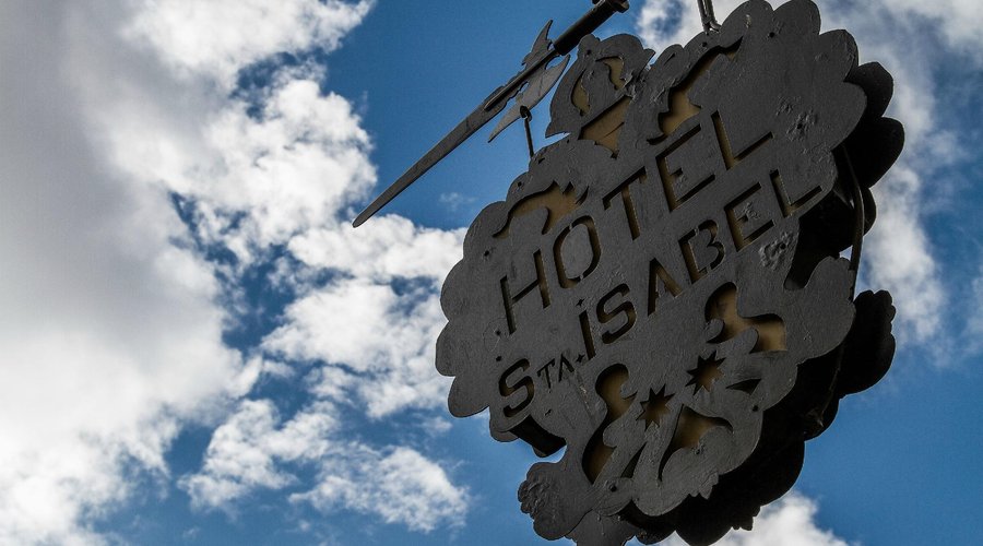nombre del hotel