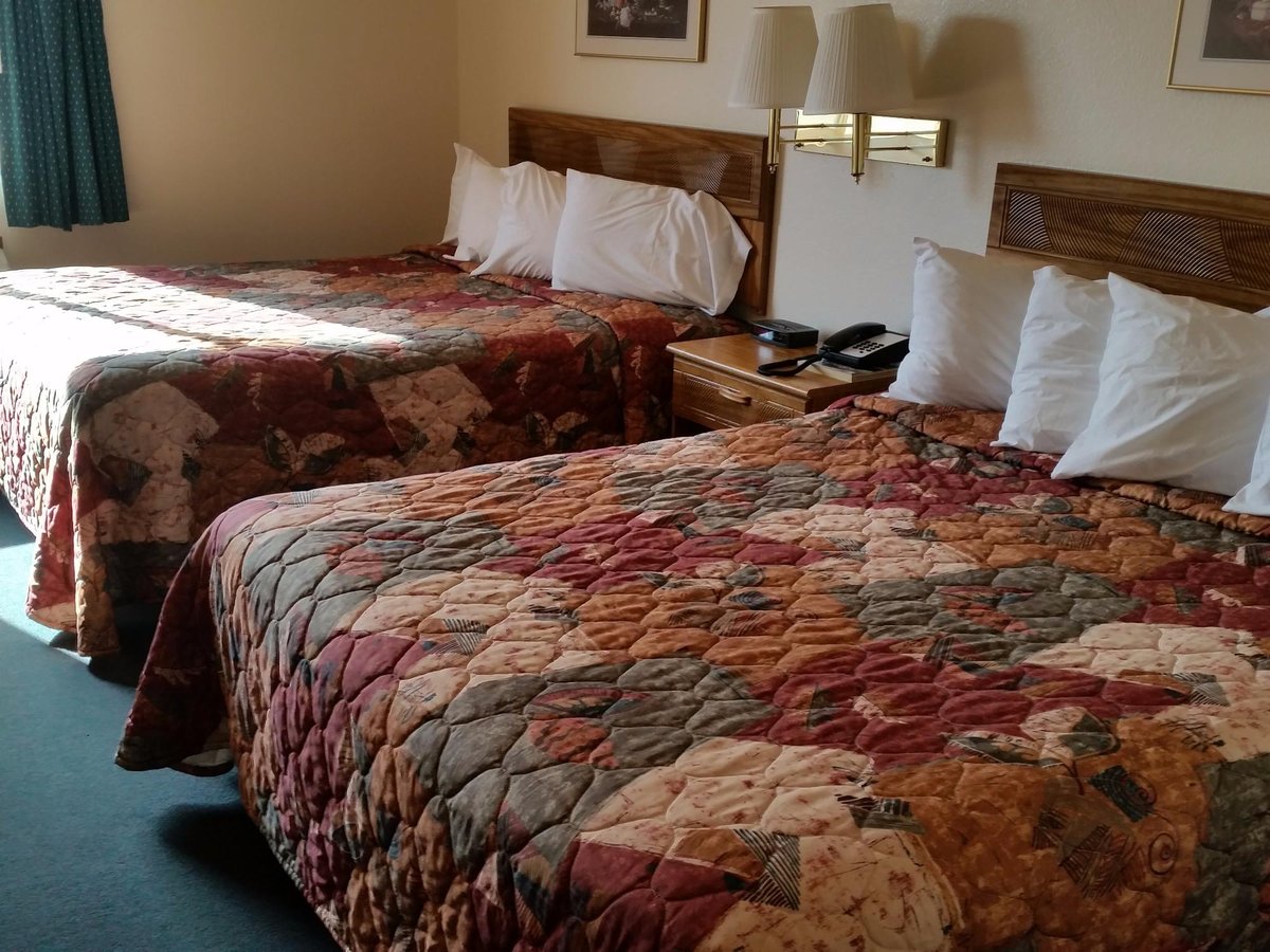 RAINBOW MOTEL - Updated 2022 Prices & Reviews (Bend, OR)