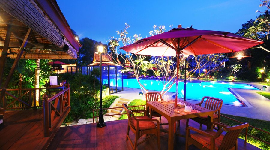 swimming pool