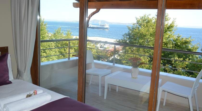 Otel Ada Palas,Deniz Manzaralı Double+Tek Yataklı Oda