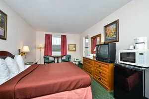 HOWARD JOHNSON BY WYNDHAM WILLIAMSTOWN - Updated 2024 Prices & Motel ...