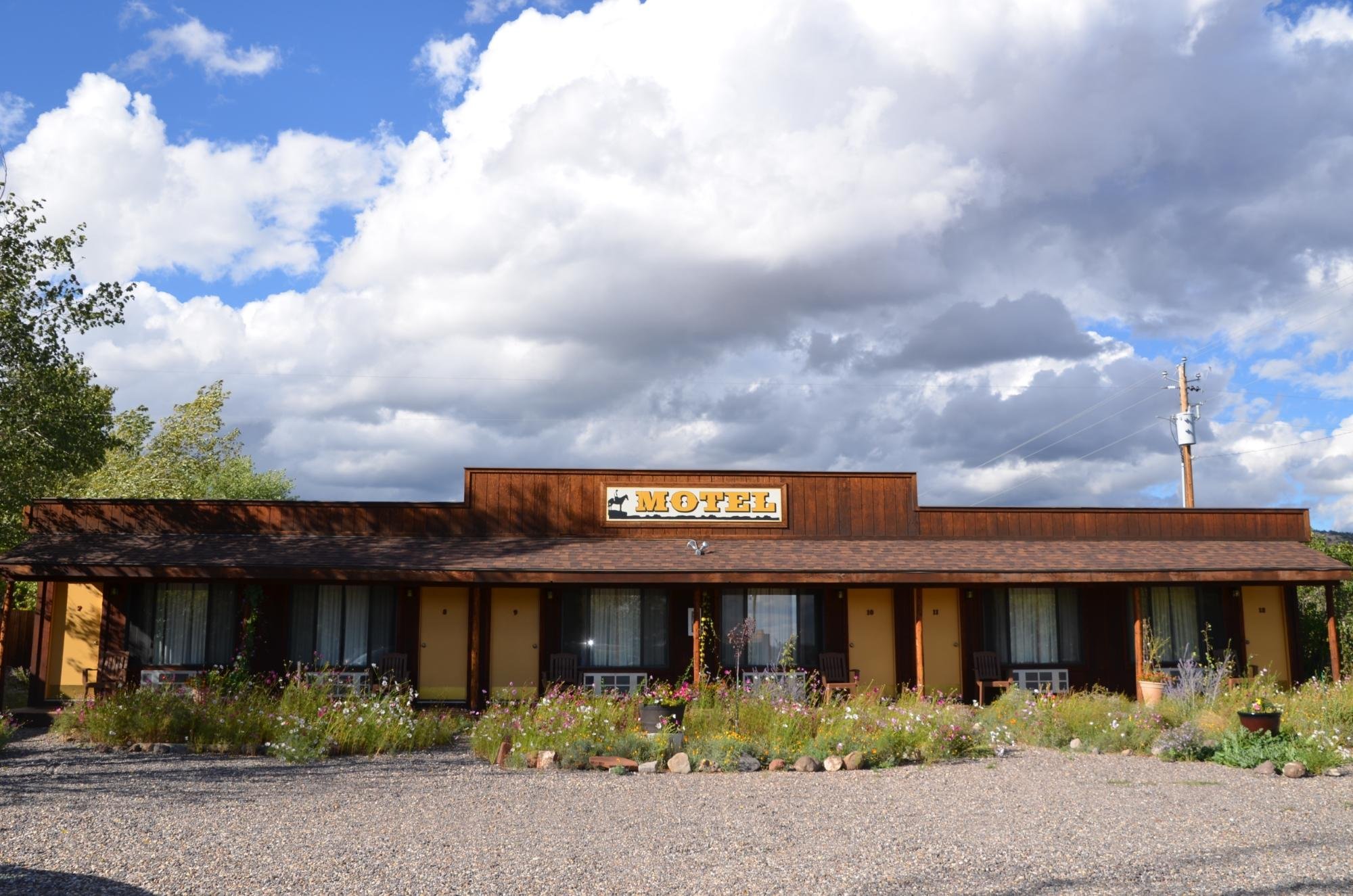 Pole’s Place Motel & Gift Shop by null