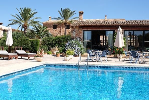 Breakfast Room poolside