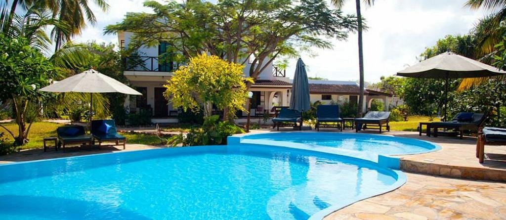 Flame Tree Cottages, hotel in Pangani