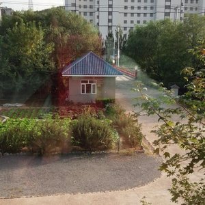 部屋から見た入口です。