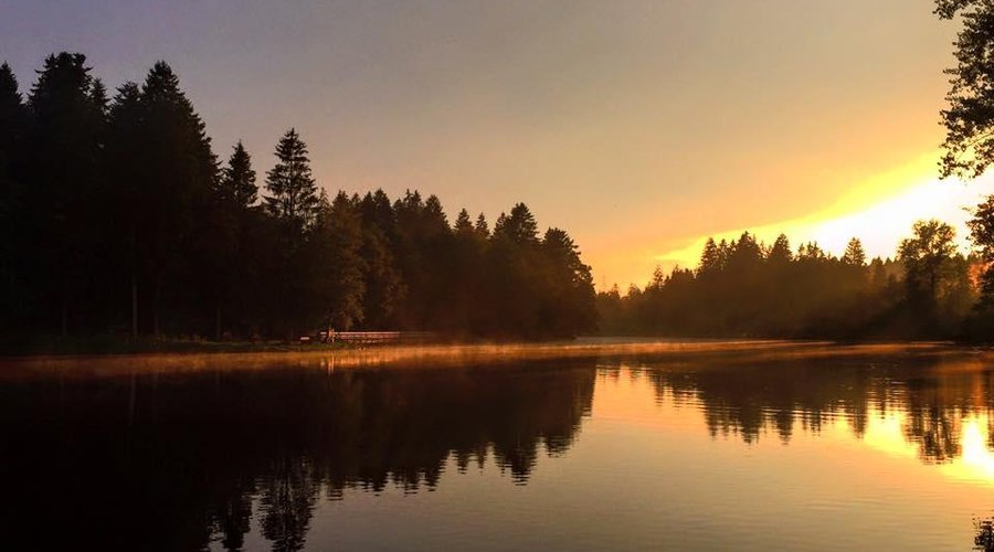 Sonnenuntergang am Waldsee vom Hotel aus gesehen