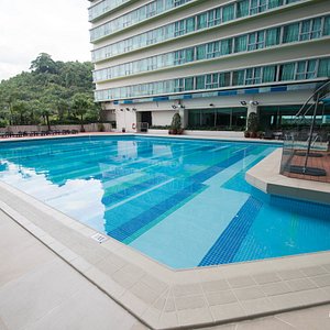 The Pool at the Regal Riverside Hotel