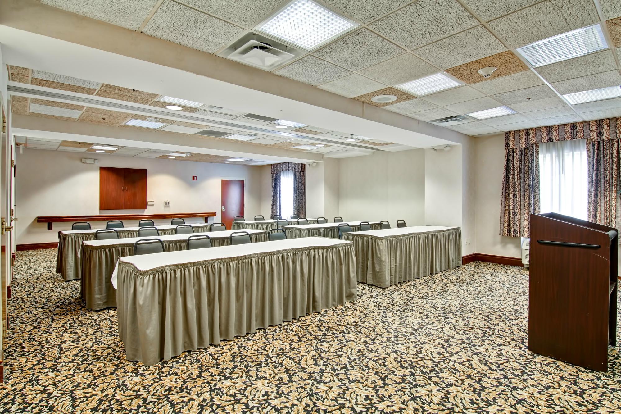 Hotel photo 40 of Hampton Inn & Suites Leesburg.