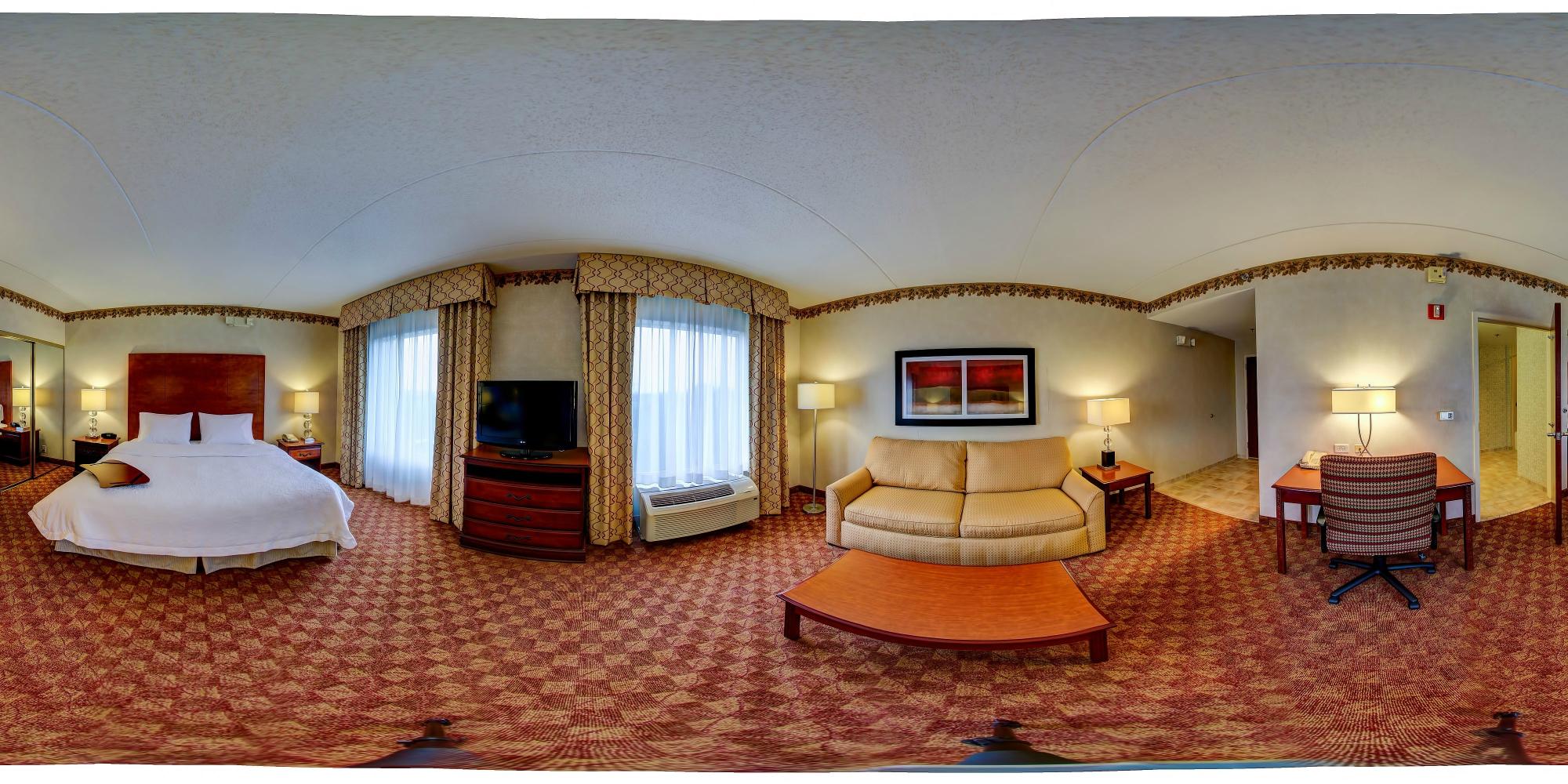 Hotel photo 8 of Hampton Inn & Suites Leesburg.
