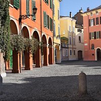 UNA PARTE DELLA PIAZZA