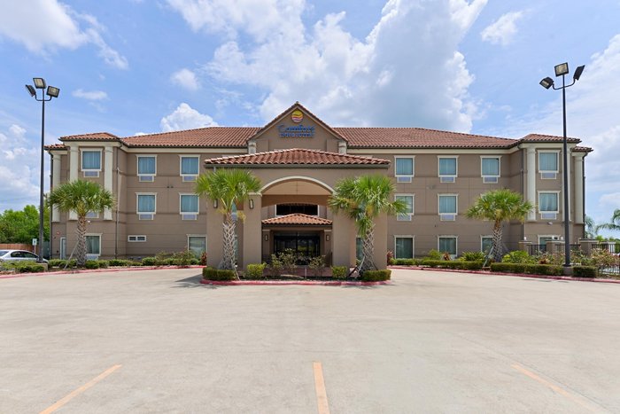 COMFORT INN & SUITES WINNIE - Prices & Hotel Reviews (TX)