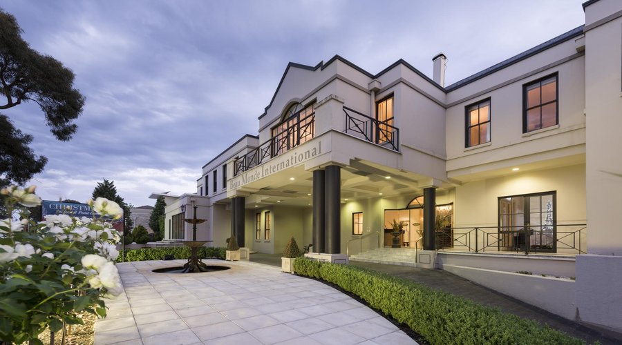 Beau Monde Exterior