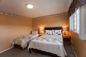 Midnight Sun Inn & Vacation Rentals in Whitehorse