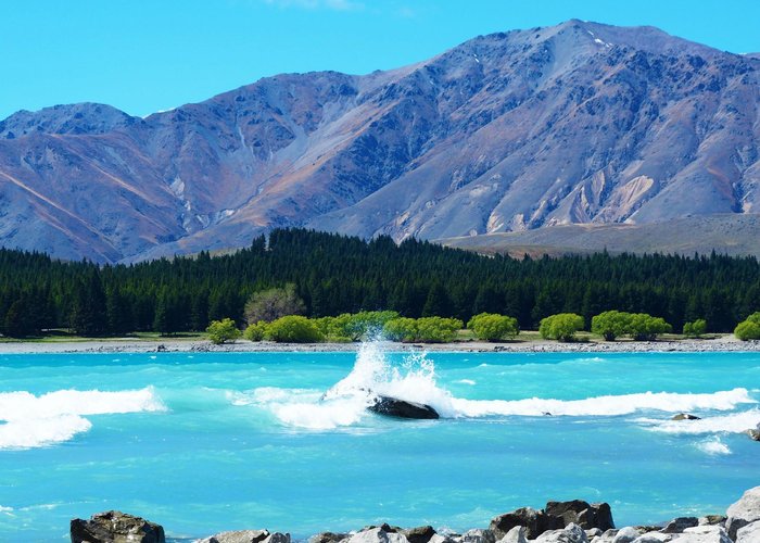 vento gelado à beira do Lake Tekapo