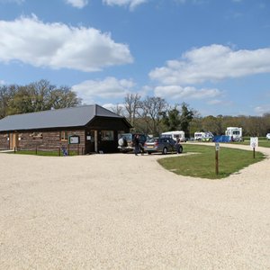 Long Meadow Campsite, New Forest 01590 622489