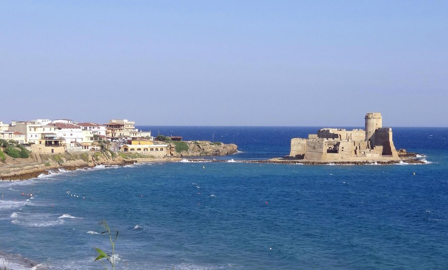 Veduta sulla fortezza aragonese
