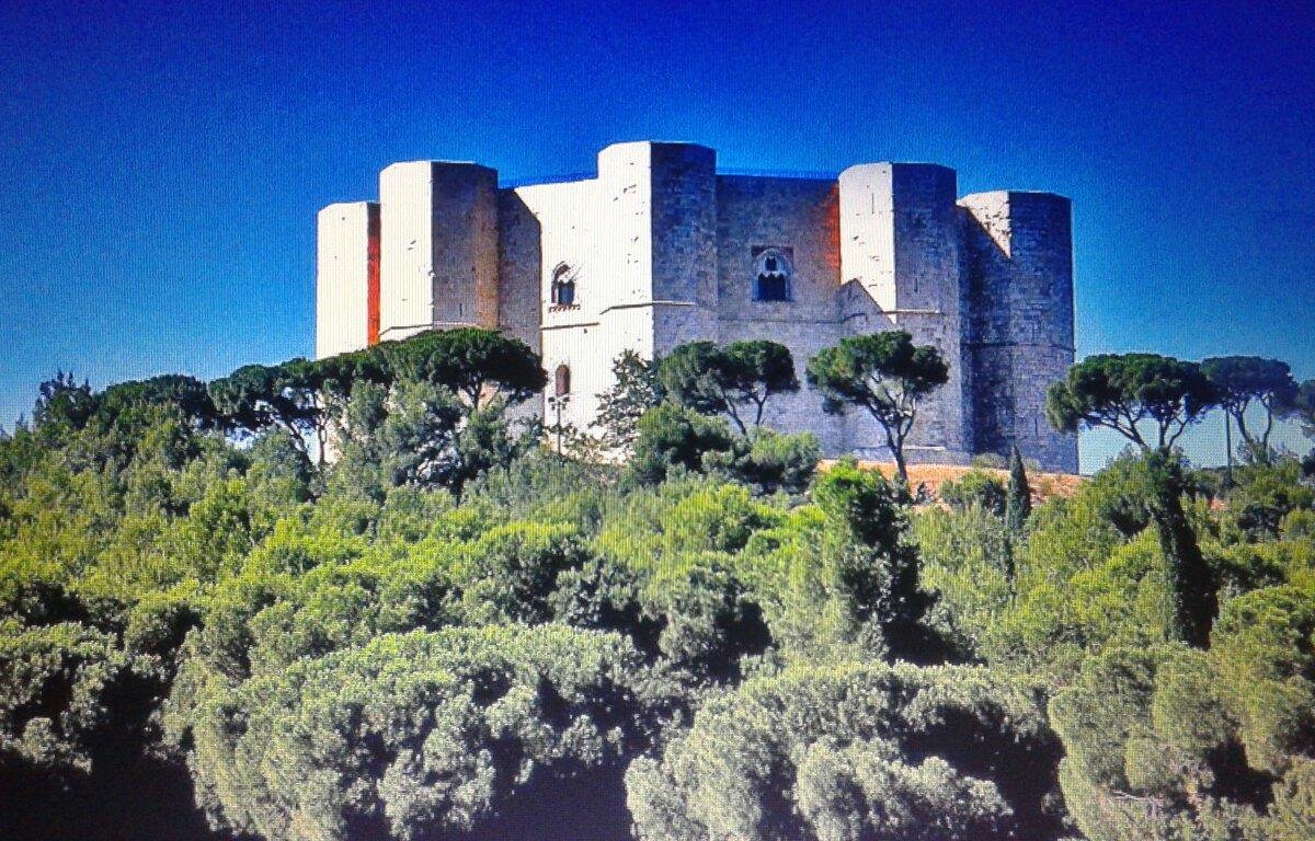 CASTEL DEL MONTE - WORLD HERITAGE SITE (Andria): Tutto quello che c'è da  sapere