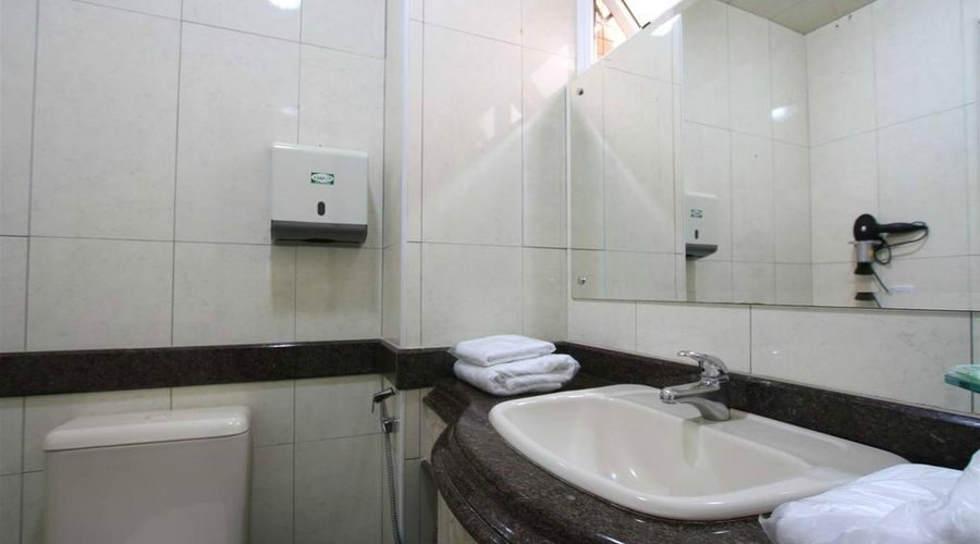 Hotel Confiance - Banheiro