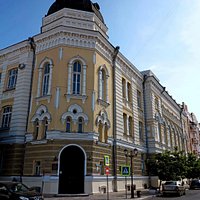 Мариинская гимназия. Архитектор К. К. Домонтович.